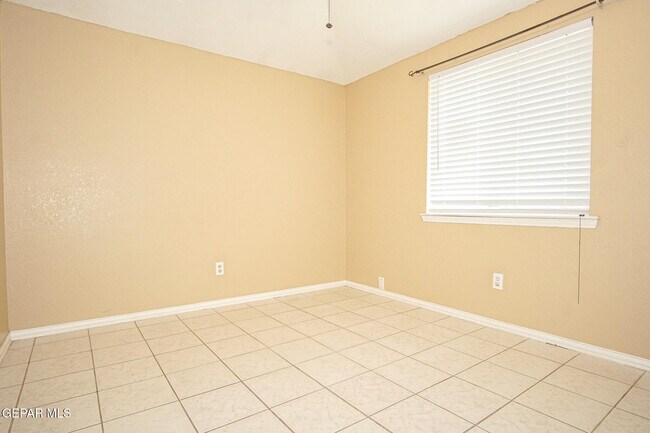 Building Photo - 1553 Rebecca Ann Dr