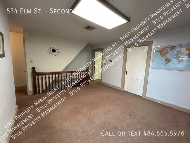 Building Photo - 534 Elm St