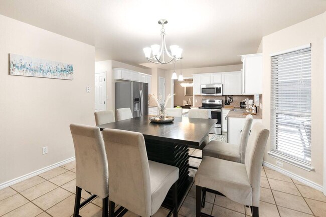 Building Photo - 7418 Lake Livingston Dr