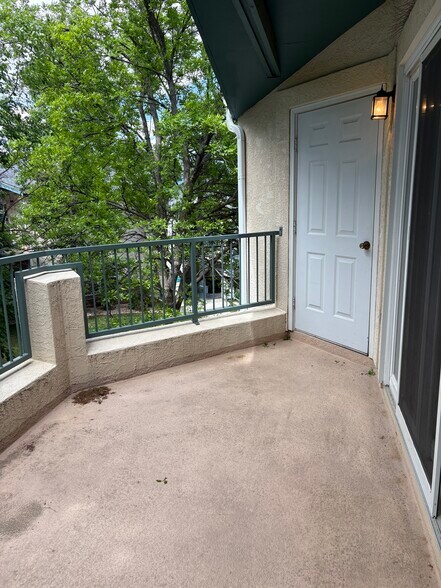 Deck with storage - 550 Mohawk Dr