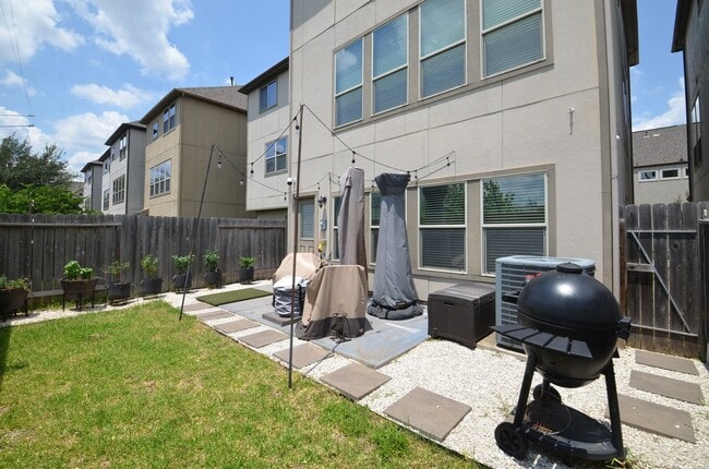 Building Photo - 10709 Madden Oaks Pl