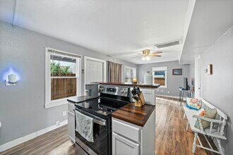 Building Photo - 609 Sealy Ave