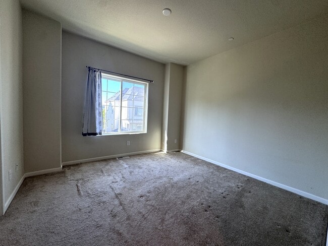 Building Photo - 15154 NW Fig Ln