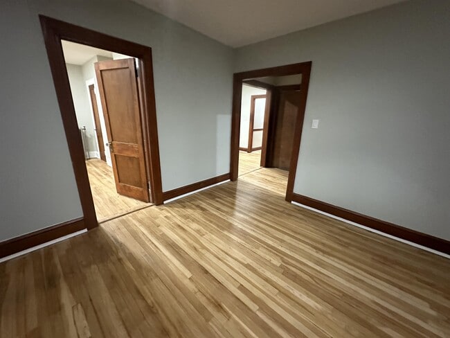 Building Photo - 225 W Main St