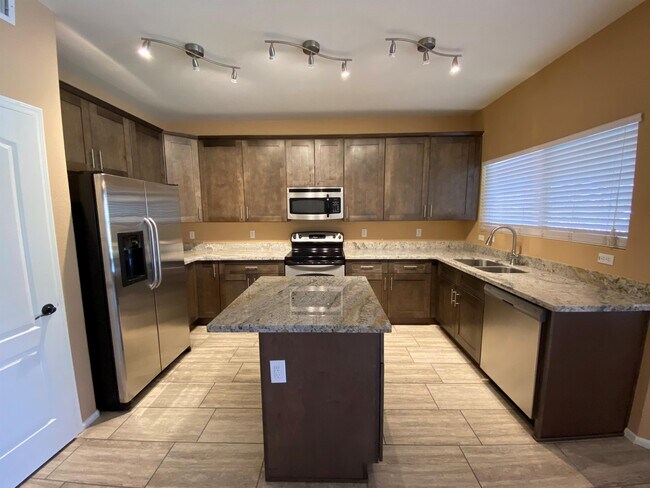 Building Photo - 20722 N 60th Dr