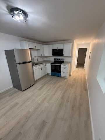Building Photo - 1049 Seale Ave