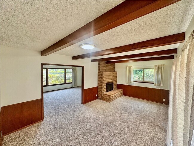 Building Photo - 509 California Dr