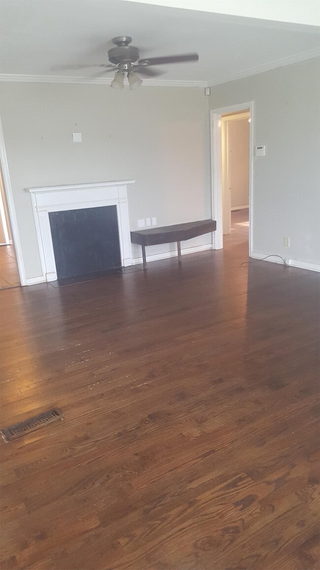 Building Photo - 20 Lakeview