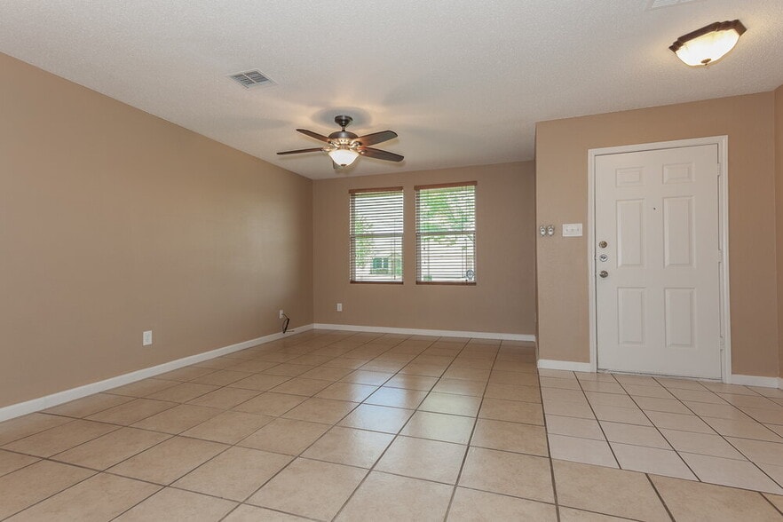 Building Photo - 2128 Panorama Ln