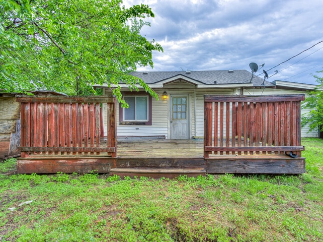 Building Photo - 1320 S Jensen Ave