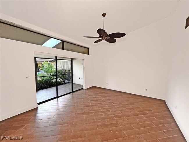 Building Photo - 10740 Regent Cir