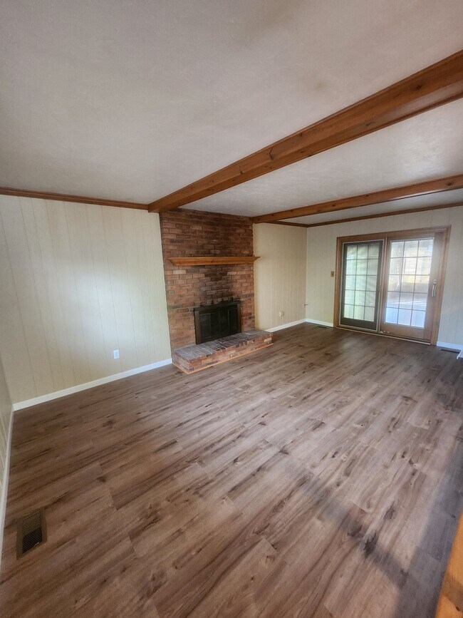 Building Photo - 30462 Westmore Dr