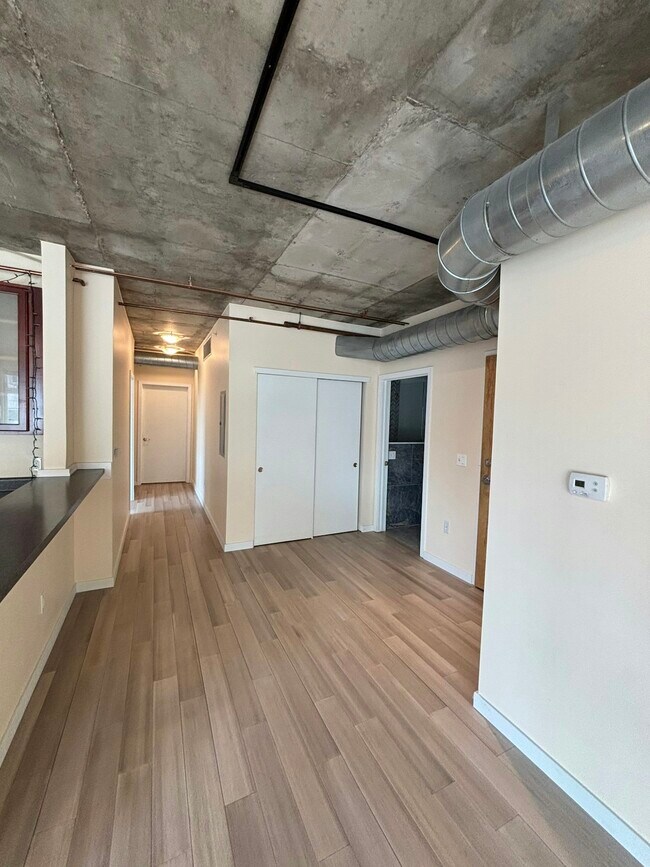 Building Photo - 1475 Delgany St