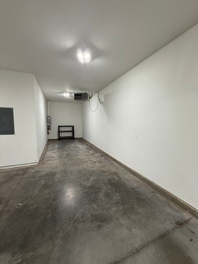 Building Photo - 3990 S Birch Cove Dr