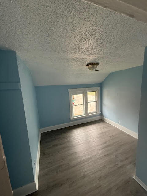 Building Photo - 425 Stanley St