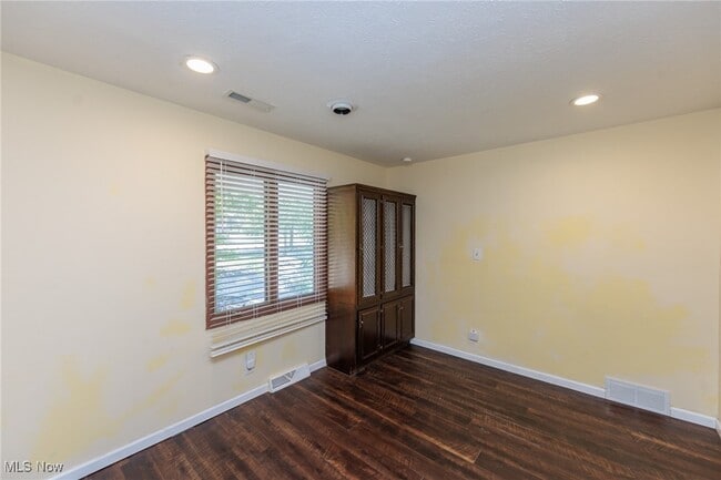 Building Photo - 25111 S Woodland Rd