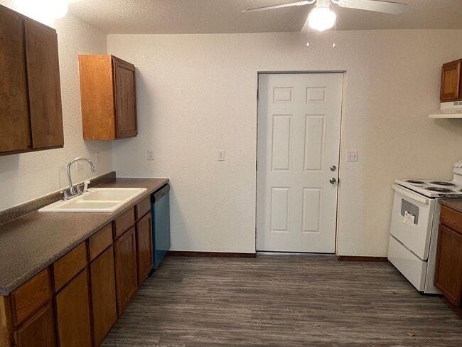 Building Photo - 3 bed 1 bath all new inside, fenced yard, Blanchard Schools!