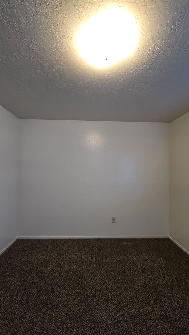 Building Photo - 7008 N Half Moon Dr