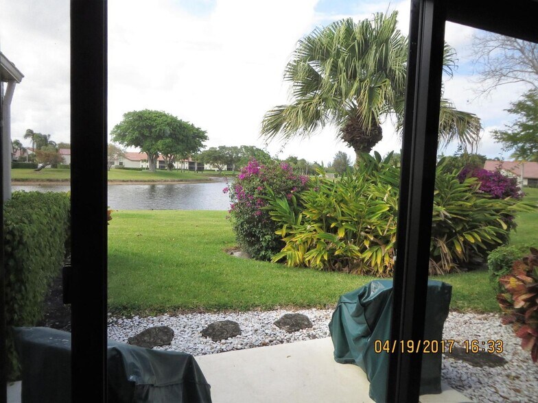 Building Photo - 5839 Parkwalk Cir W