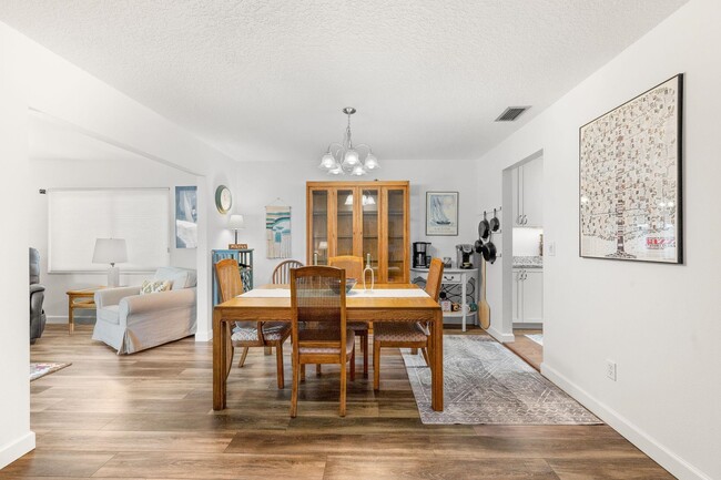 Building Photo - 1068 Mindello Ave