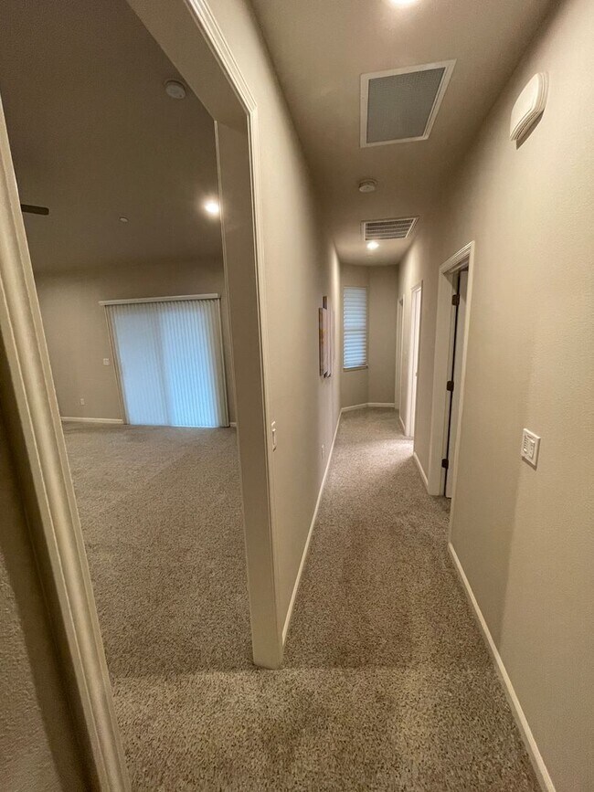 Building Photo - Chico 3 bed 2 bath luxury Belvedere neighborhood, 1800 sqft living space