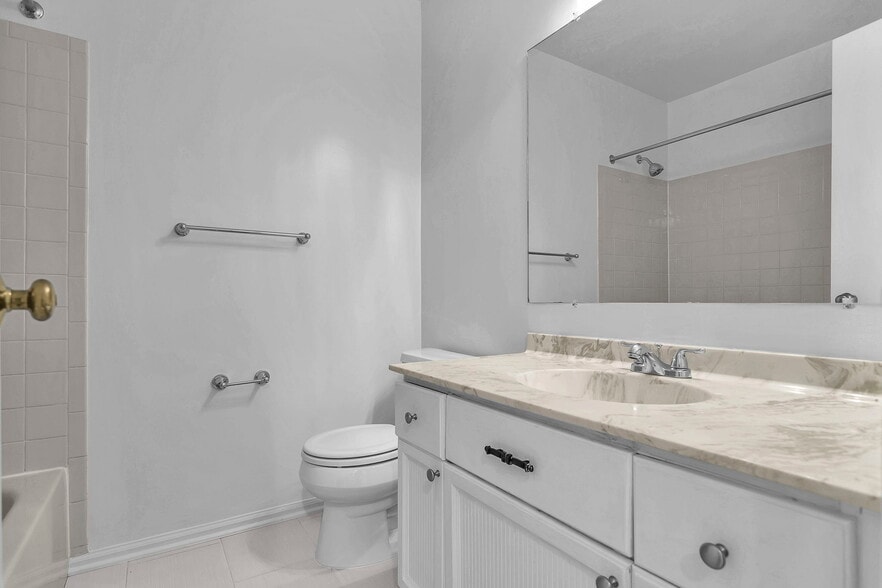 Building Photo - 2534 S Arlington Mill Dr