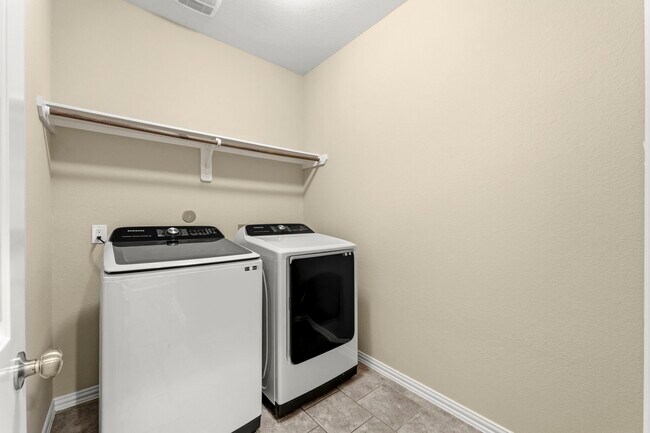 Building Photo - 34 Sawbridge Cir