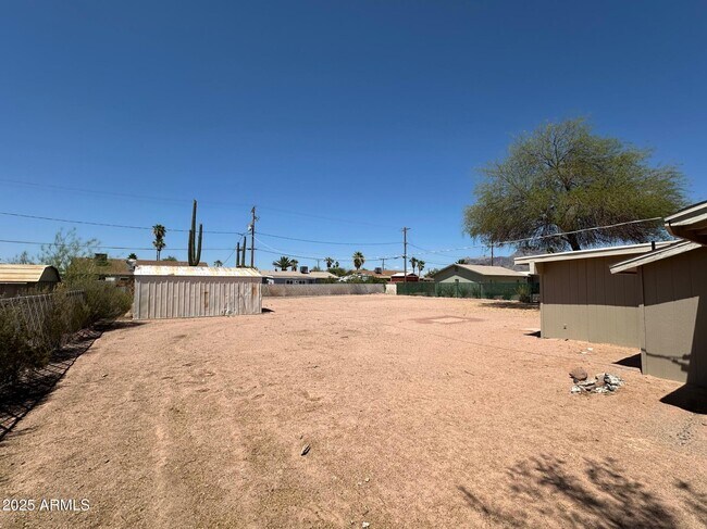 Building Photo - 1038 E Hondo Ave
