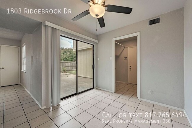 Building Photo - 1803 Ridgebrook Dr