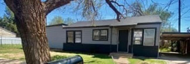 Building Photo - $0 First Month's Rent / $0 Deposit at Move-in