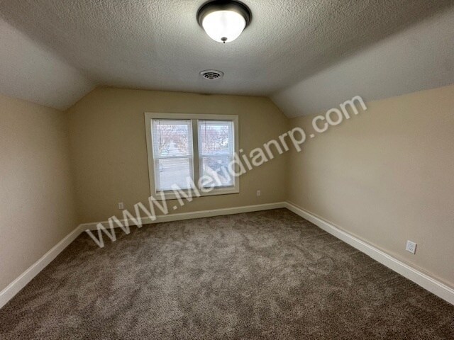 Building Photo - 739 W 4th St