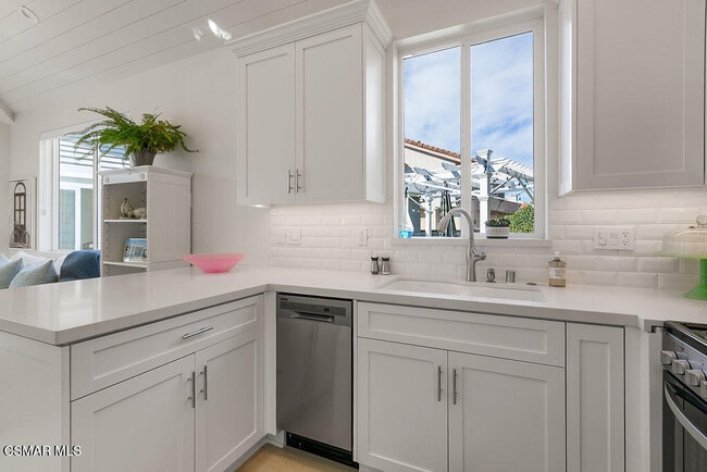 Building Photo - 2181 Brookfield Dr