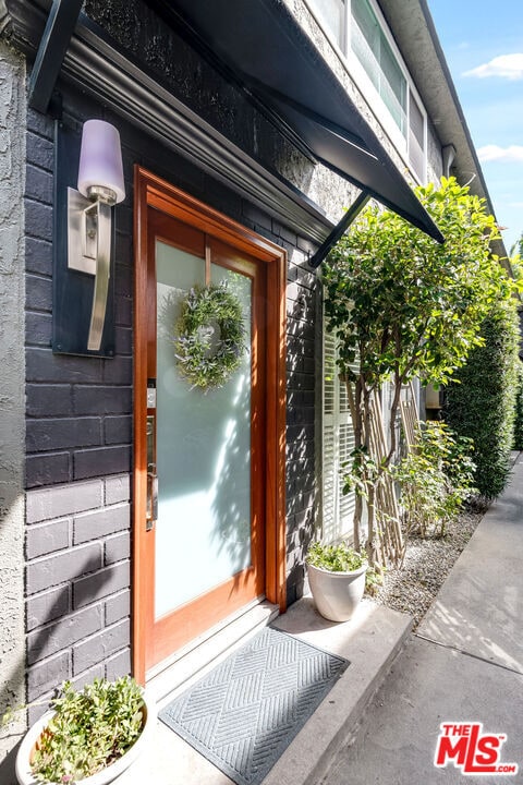 Building Photo - 4443 Saugus Ave