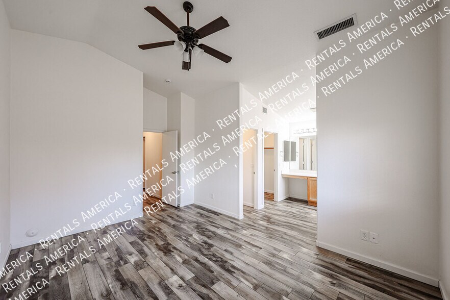 Building Photo - 6437 W Saddlehorn Rd