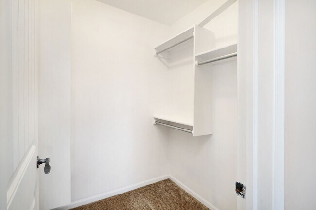 Building Photo - Beautifully Redone 2 Story Home!