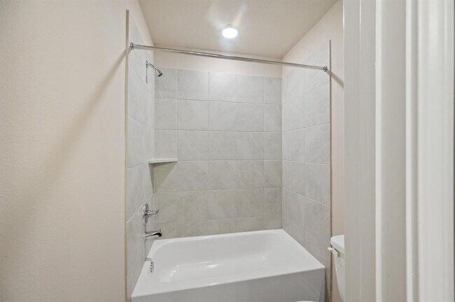 Building Photo - 2118 Germander Ln