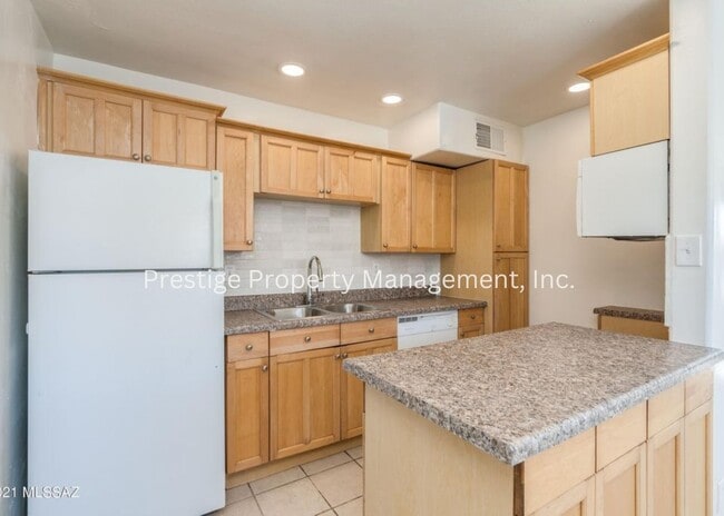 Building Photo - Charming, Updated  Brick Home in Central T...