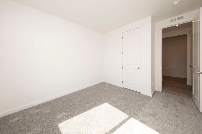 Building Photo - 11171 W Heliopsis Dr