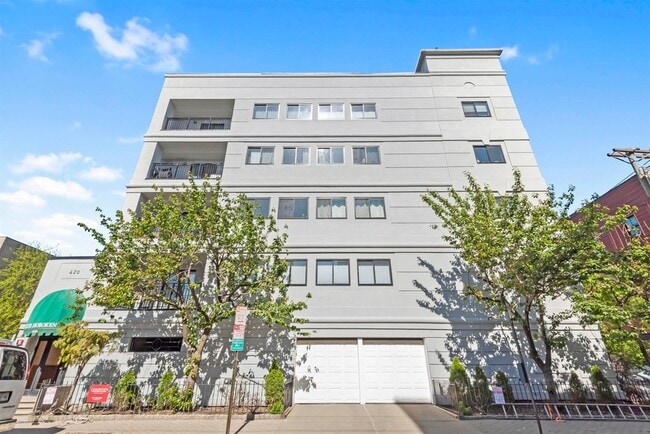 Building Photo - 420 Jefferson St