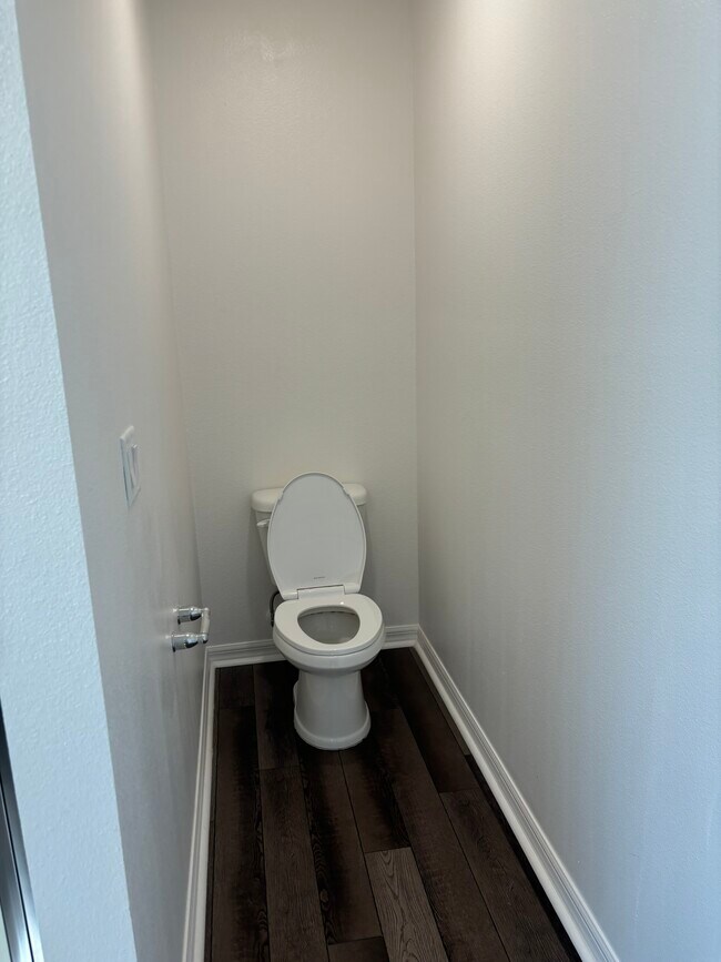 Building Photo - 2816 Westwood Ave