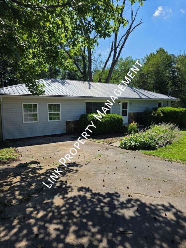 Building Photo - 37 Mohawk Trail