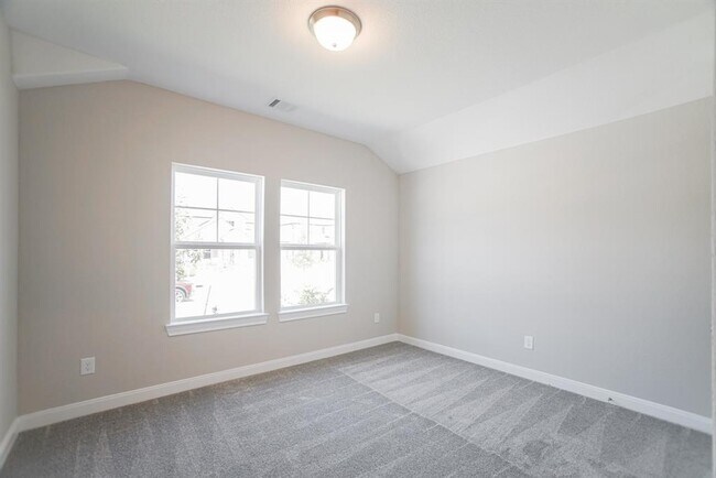 Building Photo - 9852 Pearly Everlasting