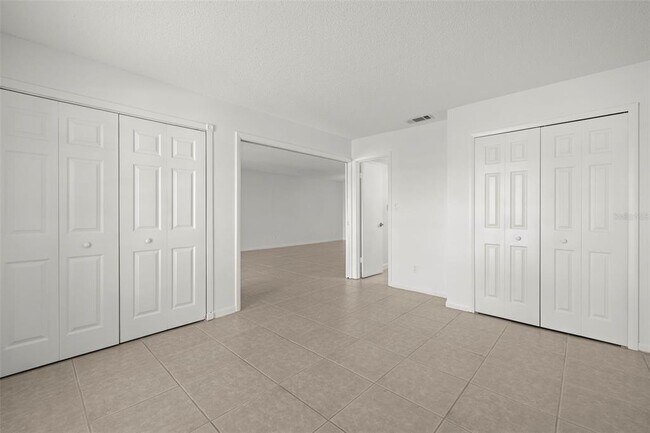 Building Photo - 8699 Bardmoor Blvd