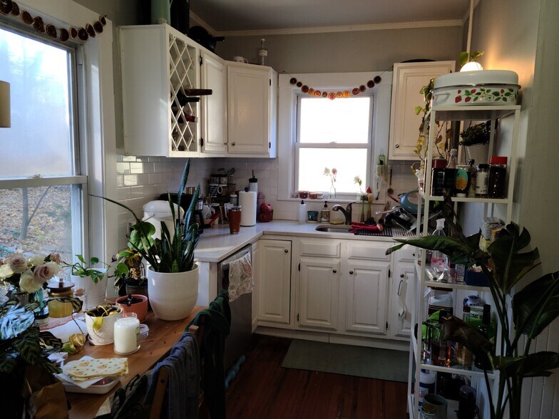 Building Photo - 15 Langley Rd