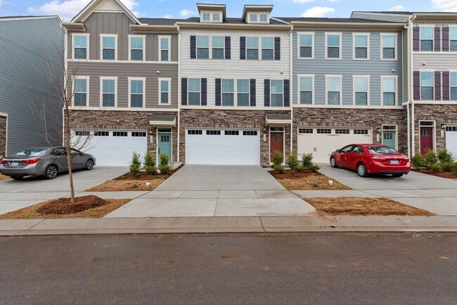 Building Photo - 3 Story Townhome in Channing Park!