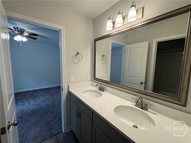 Building Photo - 148 Spring Hill Dr