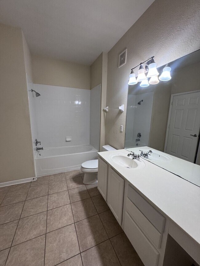 Building Photo - 3332 Robert Trent Jones Dr