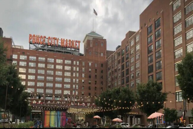 Ponce city market 2 blocks away - 560 Morgan St NE