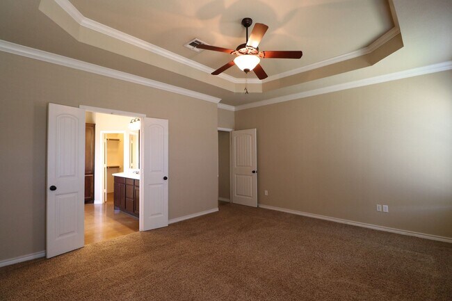 Building Photo - Stallion 3101 - 3105