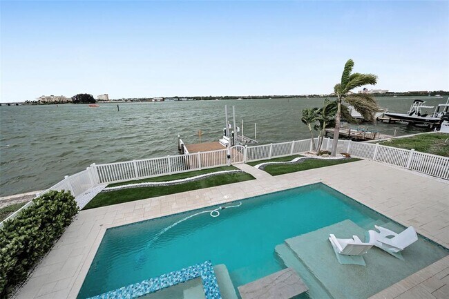 Building Photo - 804 Bay Point Dr